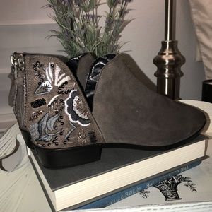 NWT BROWN SUEDE ANKLE BOOT WITH BLING